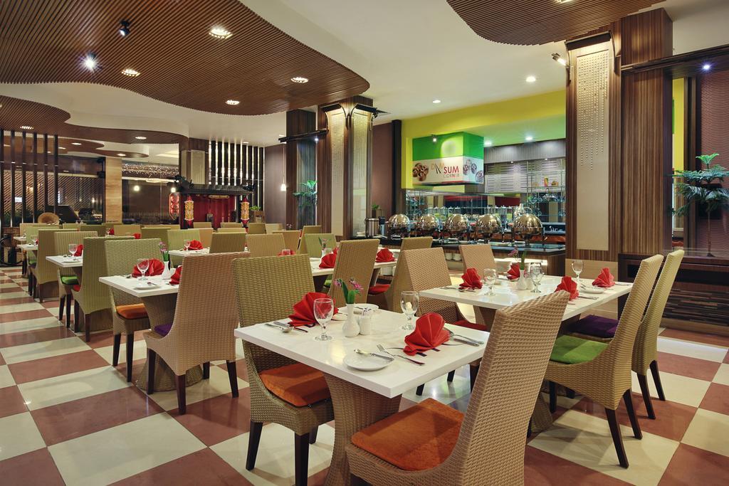 Mercure Pontianak City Center Exterior foto